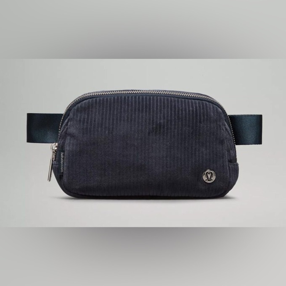 (1L) Lululemon Everyday Belt Bag Corduroy Navy Blue